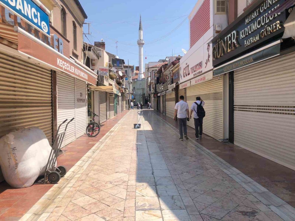 Sıcak havalar vatandaşların dışarı çıkmasına engel oldu
