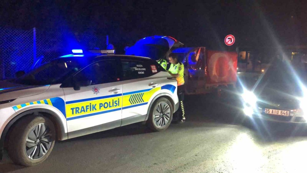 Yolun Karşısına Geçmek İsteyen Kadına Ters Yönden Gelen  Araç Çarptı