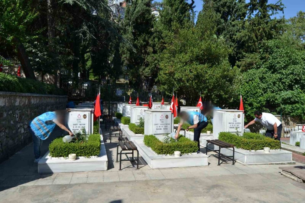 Denetimli Serbestlik Müdürlüğü’nden Şehitler Ve Gazilere Vefa Ziyareti