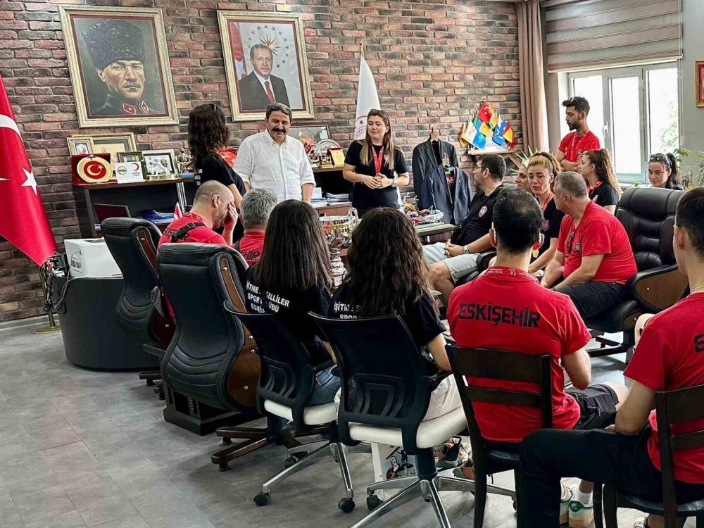 İşitme Engelli Sporculardan Büyük Başarısı