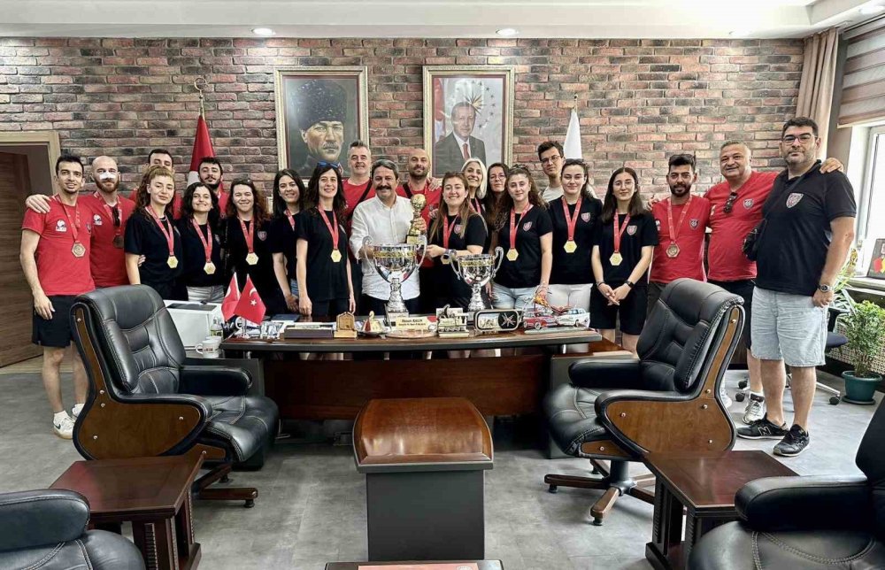 İşitme Engelli Sporculardan Büyük Başarısı