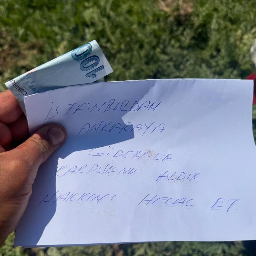 karpuz-ureticisi-tarlasinda-gordugu-not-karsisinda-duygulandi.jpg