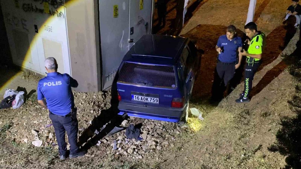 Otomobil Şarampole Uçup Trafoya Çarptı: Kazayı Burnu Bile Kanamadan Atlattı