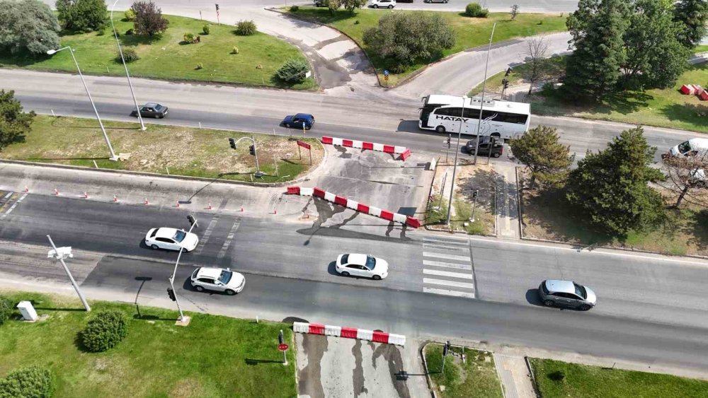 Tepebaşı Kavşağı Kapatıldı, Kent İçi Toplu Taşıma Güzergâhları Değişti