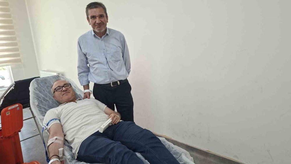 Türk Kızılay’dan Kan Bağışında Bulunanlara Şarj Cihazı Hediye