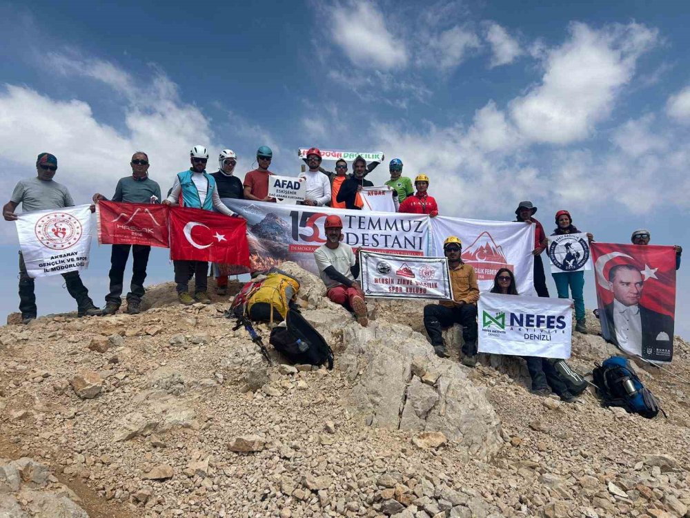 Afad Personeli, ’15 Temmuz Şehitleri Anma Tırmanışı’na Katıldı