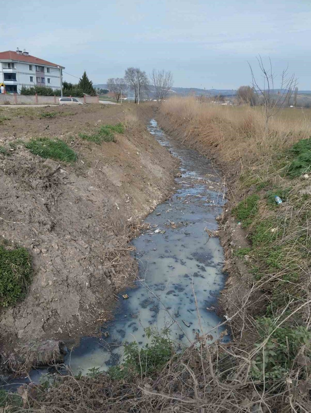 Dereye Akan Lağım Suyu, Mahalleliyi Nefes Alamaz Hale Getirdi
