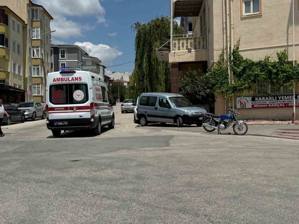 Kontrolden Çıkan Motosiklet Devrildi, Sürücüsü Yaralandı