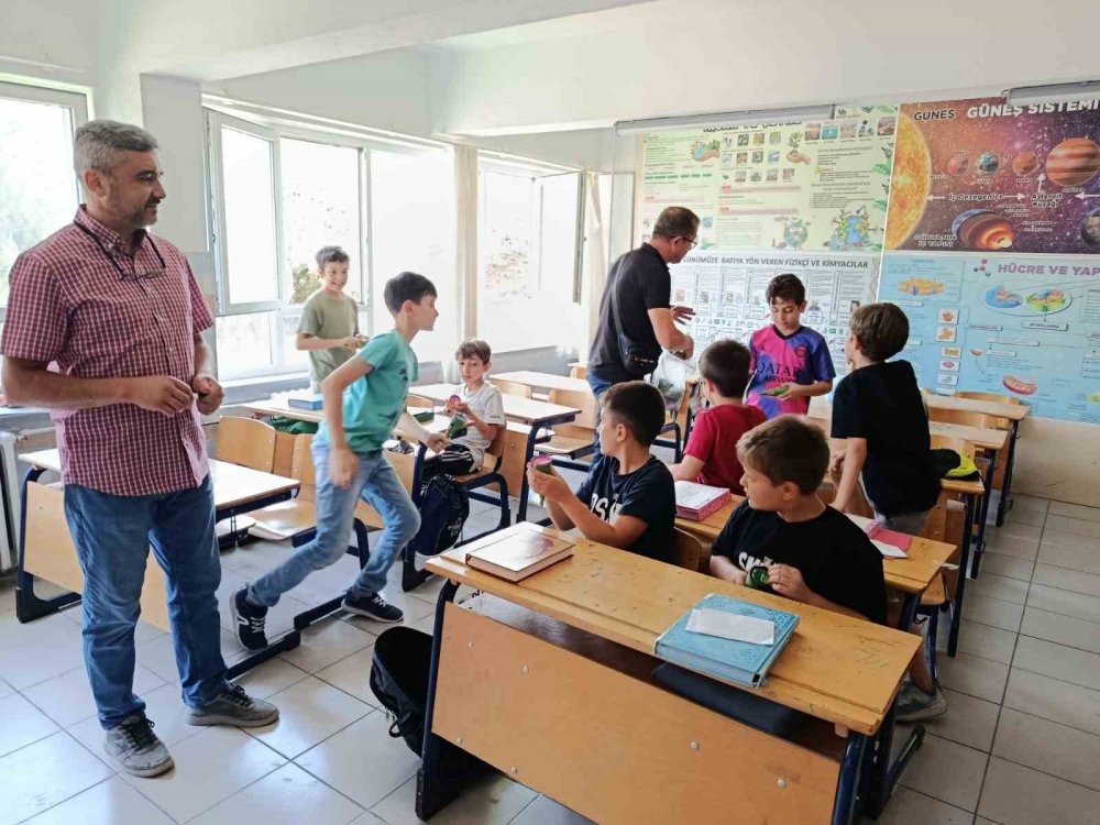 Kur’an Kursu Öğrencileri Yapılan İkramlarla Ödüllendiriliyor