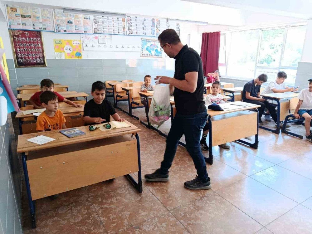 Kur’an Kursu Öğrencileri Yapılan İkramlarla Ödüllendiriliyor