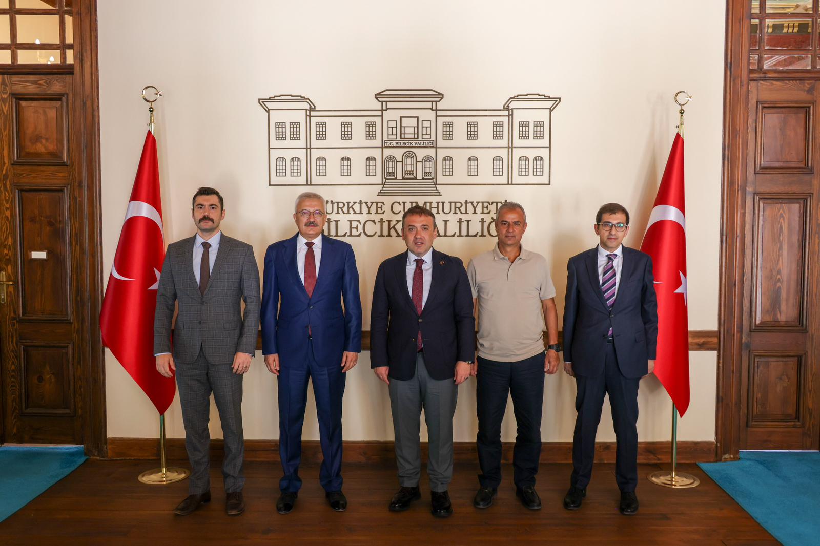vali-faik-oktay-sozere-ust-duzey-ziyaret-adalet-ve-spor-camiasi-bir-arada-2.jpeg