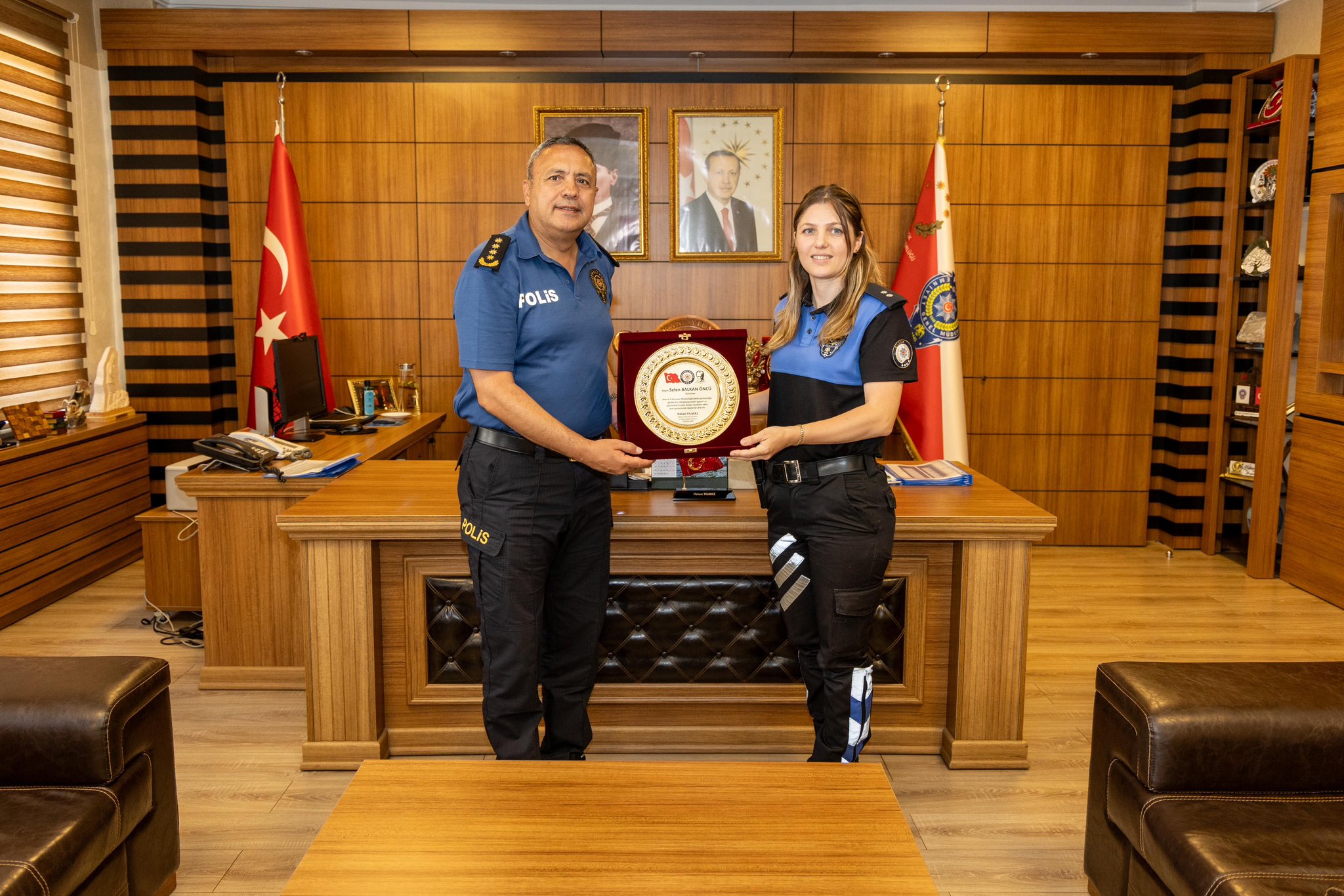 bilecikten-ayrilan-personellere-plaket-takdim-edildi2.jpg
