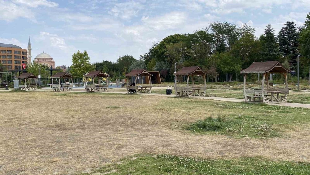Küçük Kıza Akran Zorbalığı Yapan 3 Şüpheli Mahkemeye Çıkmadan Tahliye Oldu