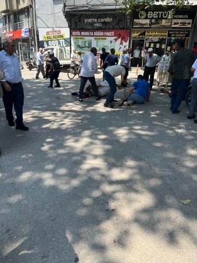 Cuma Namazı Çıkışı Silahlı Saldırı: 4 Kişi Yaralandı
