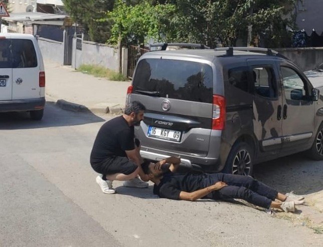 Kamyonet İle Motosiklet Çarpıştı
