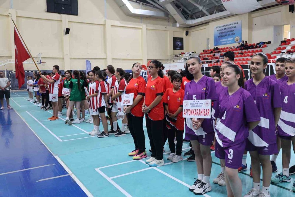 Anadolu Yıldızlar Ligi Badminton Turnuvası Bilecik'te Başladı