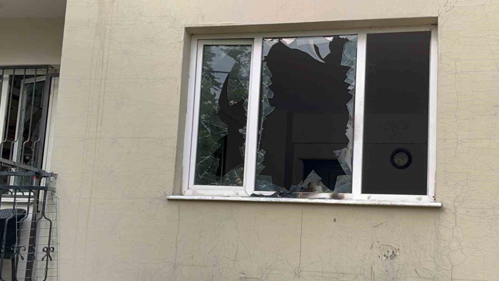 Binayı Ateşe Vermeye Kalkışan Alkollü Şahıs İkna Edilerek Hastaneye Kaldırıldı