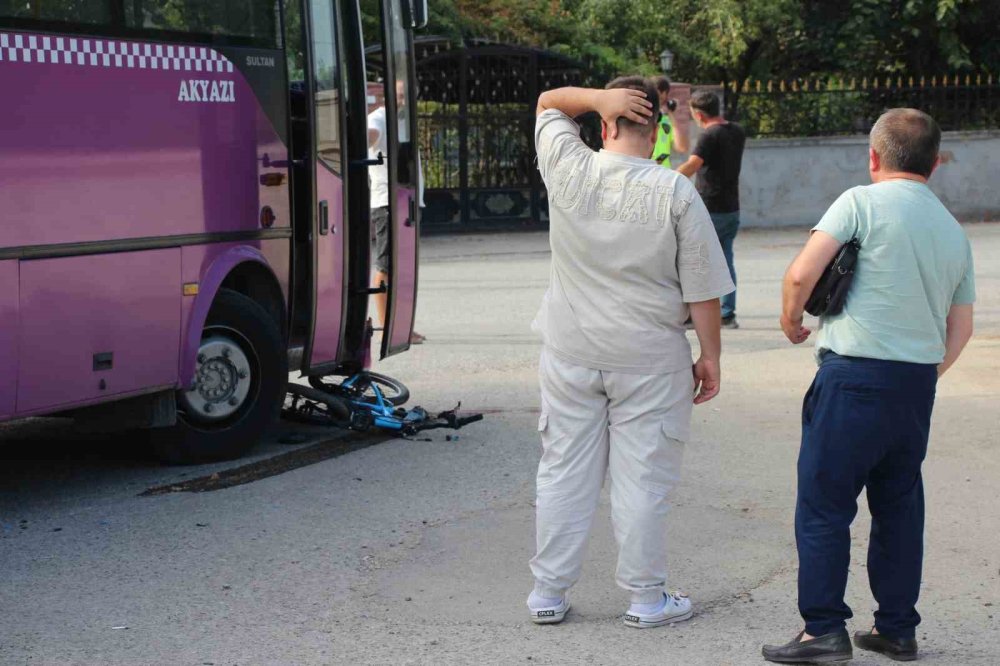 Bisikletiyle Sokağa Fırlayan Çocuğa Otobüs Çarptı