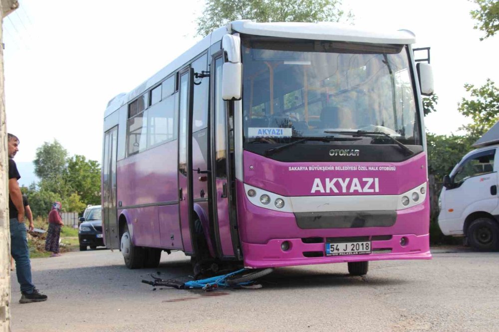 Bisikletiyle Sokağa Fırlayan Çocuğa Otobüs Çarptı