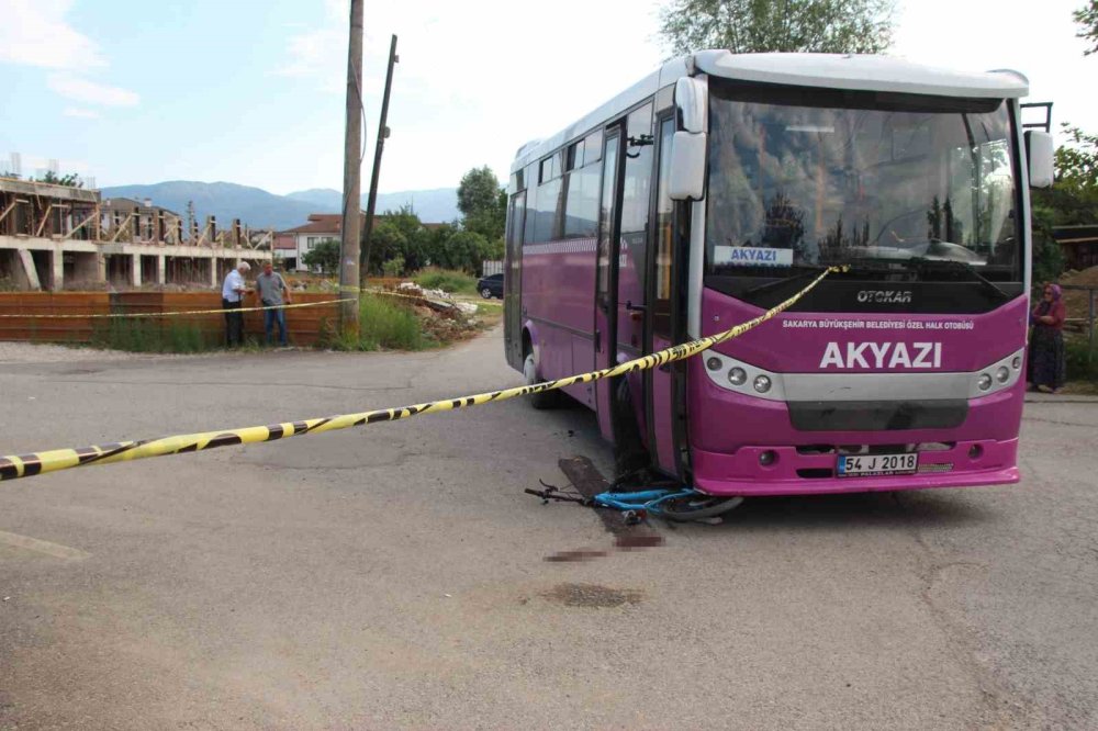 Bisikletiyle Sokağa Fırlayan Çocuğa Otobüs Çarptı