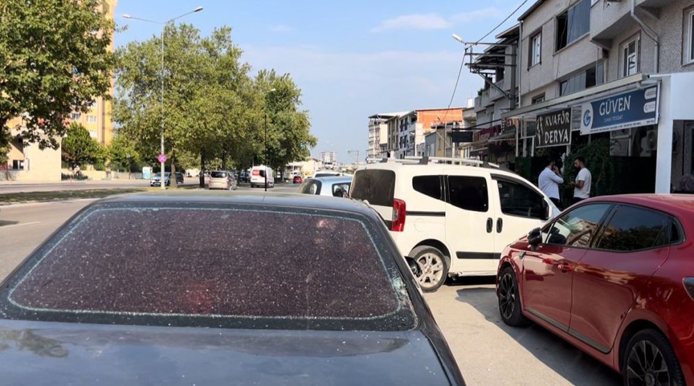 Etrafa Ateş Açtı!
