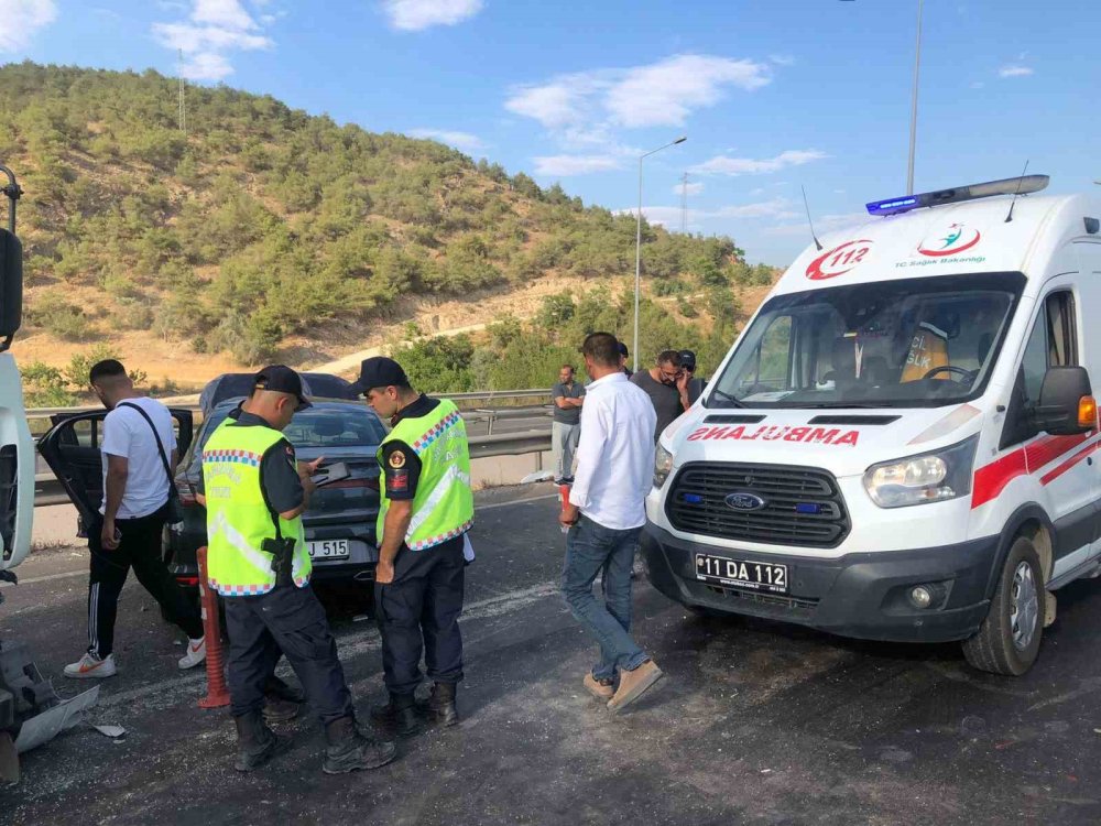 Geyve Belediye Başkanı Yıldız, Bilecik'te Kaza Geçirdi