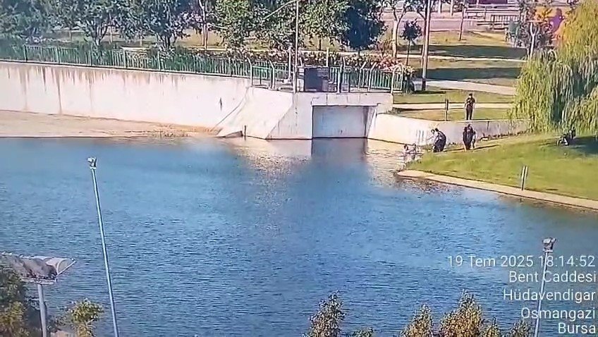 Nilüfer Çayına Düşen 1,5 Yaşındaki Çocuğu Kurtardı