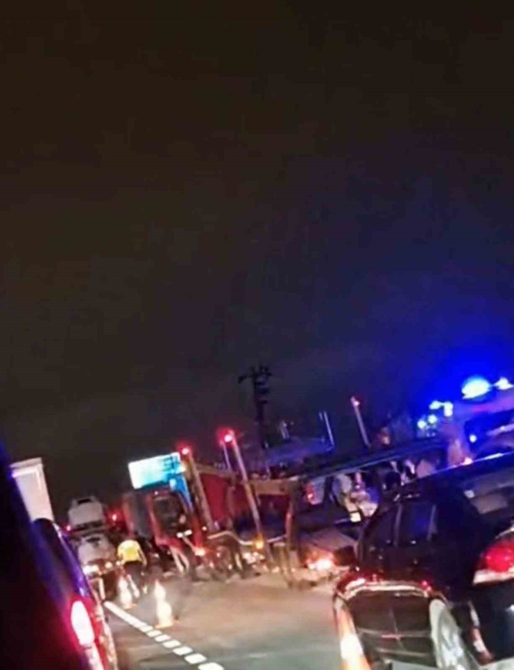 Şoför Tırda İntihar Etti