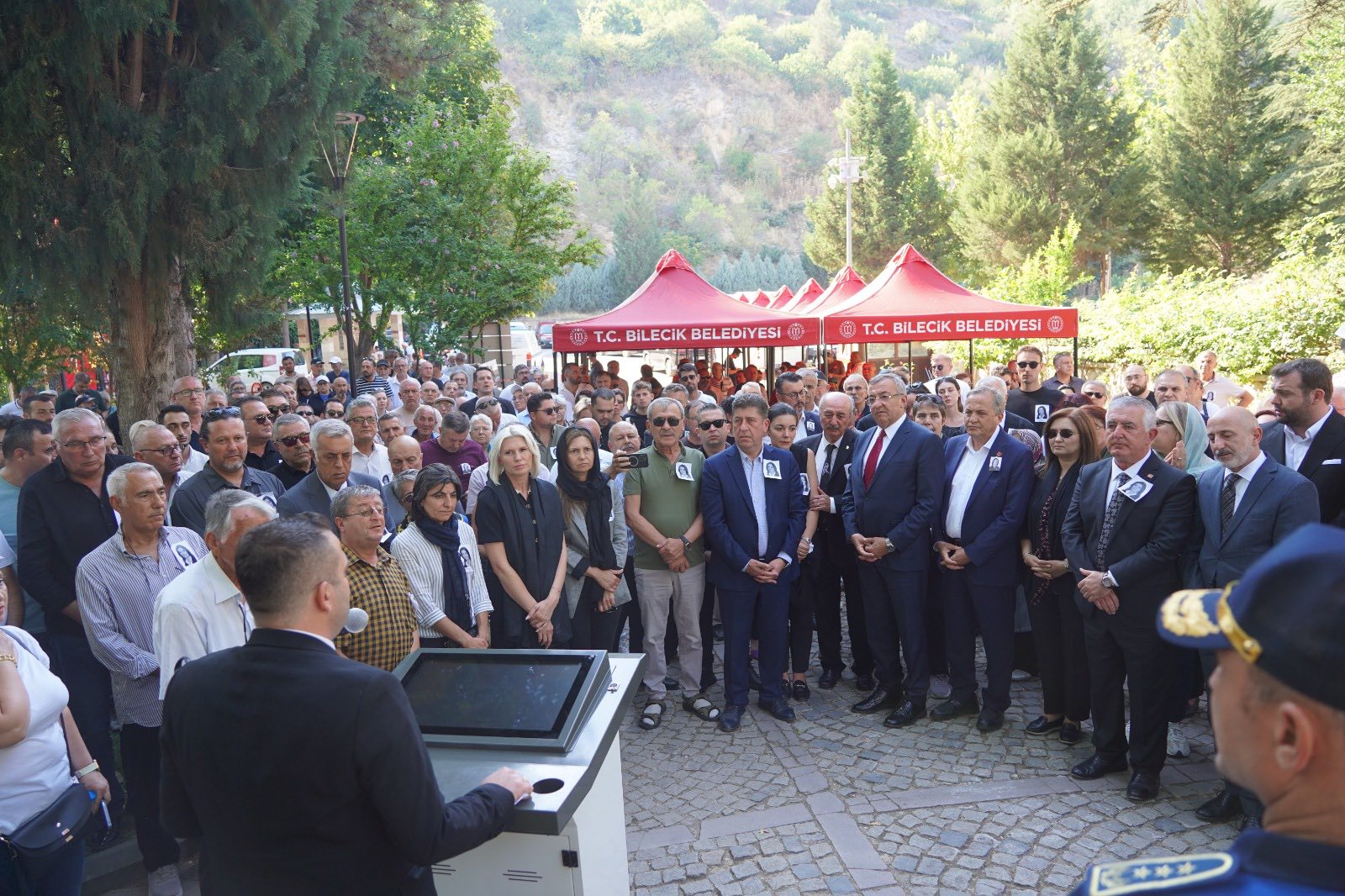 eski-chp-milletvekili-lale-karabiyik-bilecikte-son-yolculuguna-ugurlandi-6.jpg