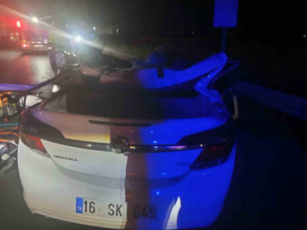 Feci Kazada Polis Ve Ailesi Hayatını Kaybetti