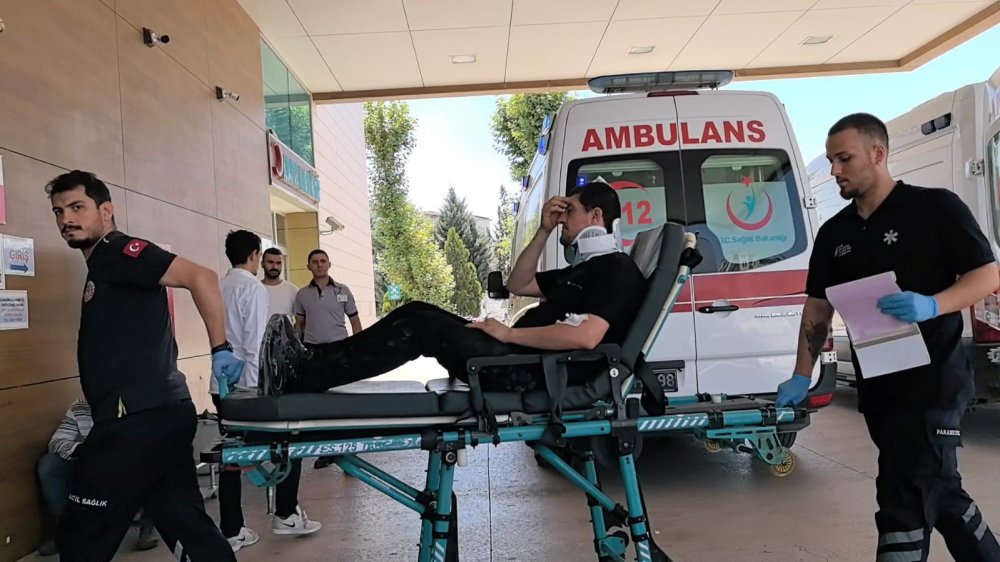 İnşaat Alanına Uçan Triportördeki 2’si Çocuk 4 Kişi Yaralandı