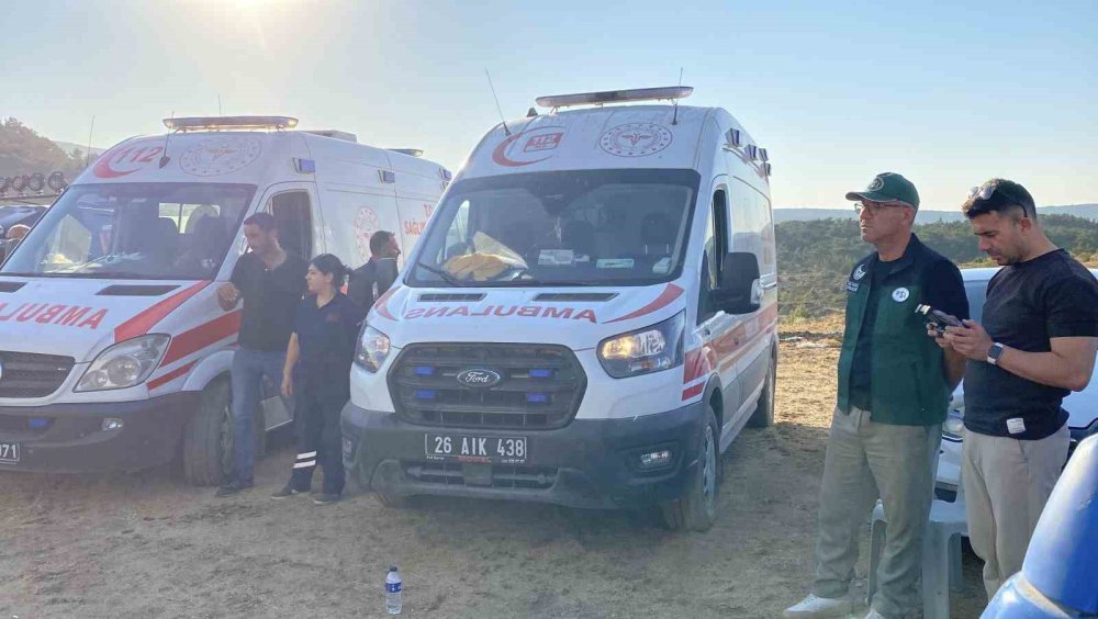 Yangına Müdahale Eden İtfaiye Eri Dumandan Etkilendi