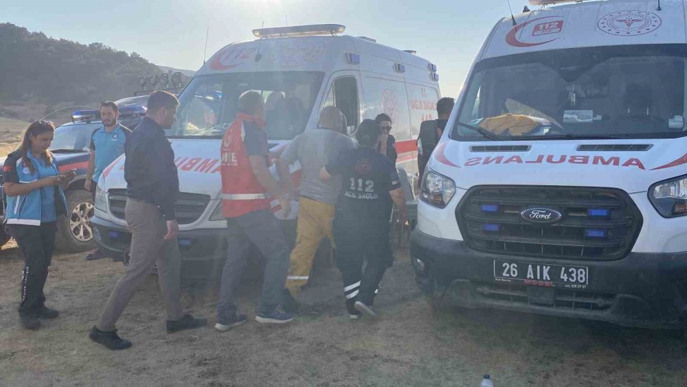 Yangına Müdahale Eden İtfaiye Eri Dumandan Etkilendi