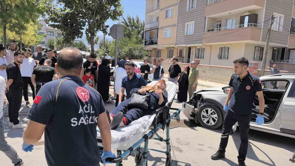 Zincirleme Kazada 1’i Komiser 5 Yaralı
