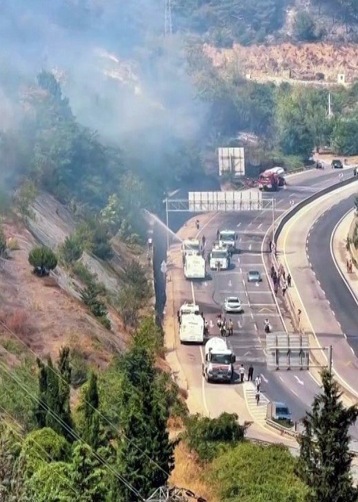 Beton Mikseri Ve Toma İle Alevlere Karşı Mücadele Edildi