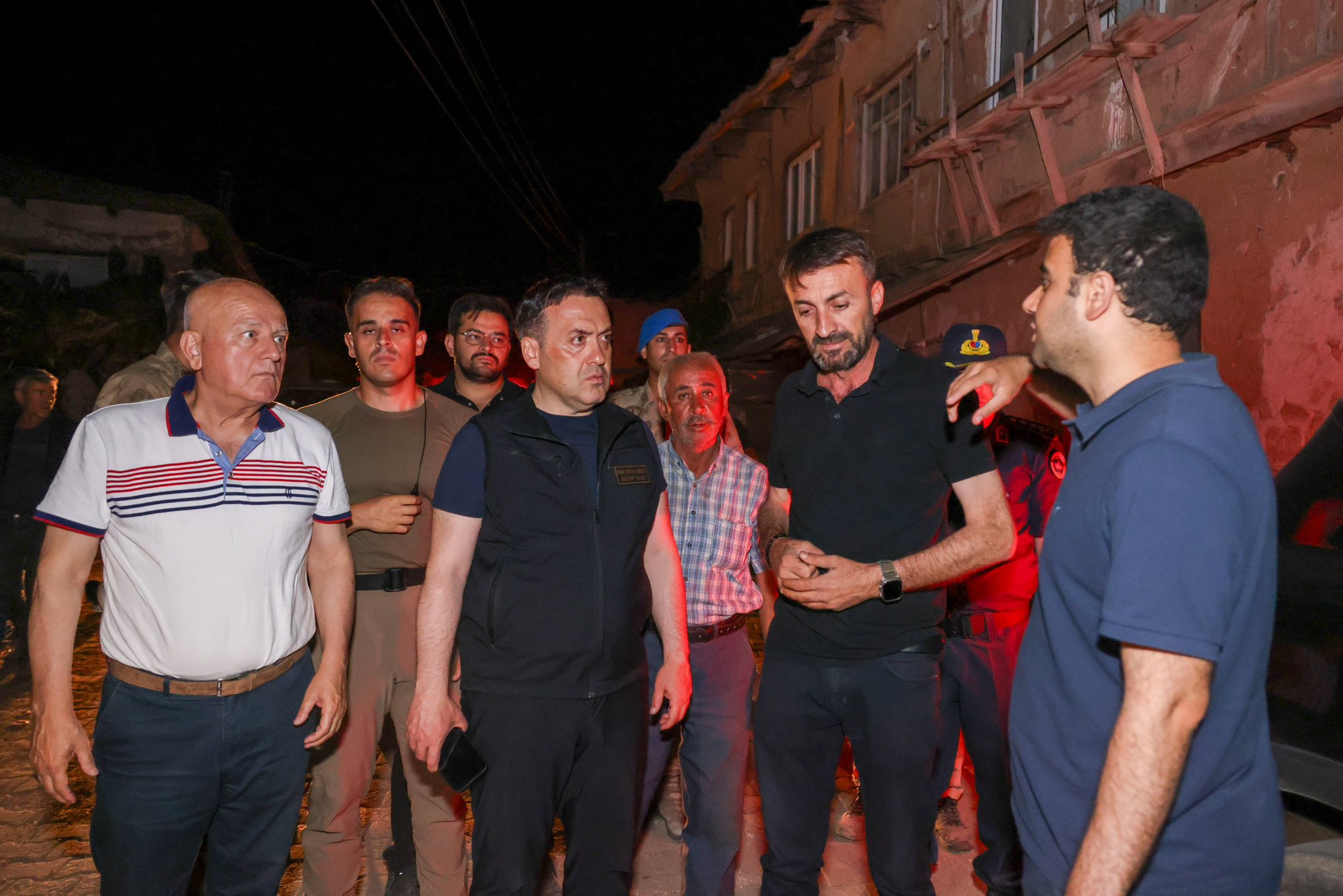 vali-sozer-koylulerle-bir-araya-geldi2.jpg