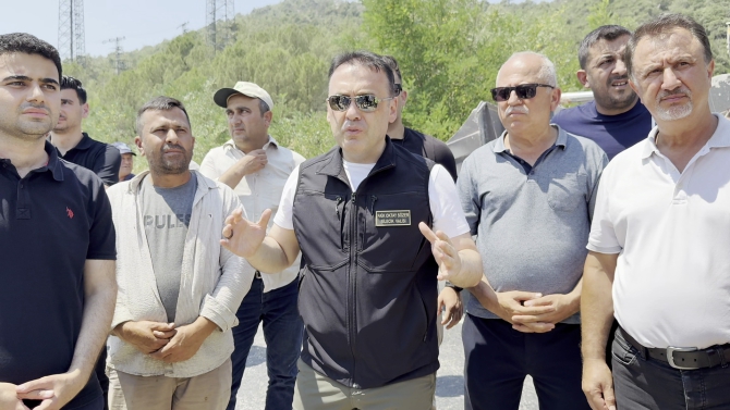 vali-sozerden-koylere-ziyaret2.jpg