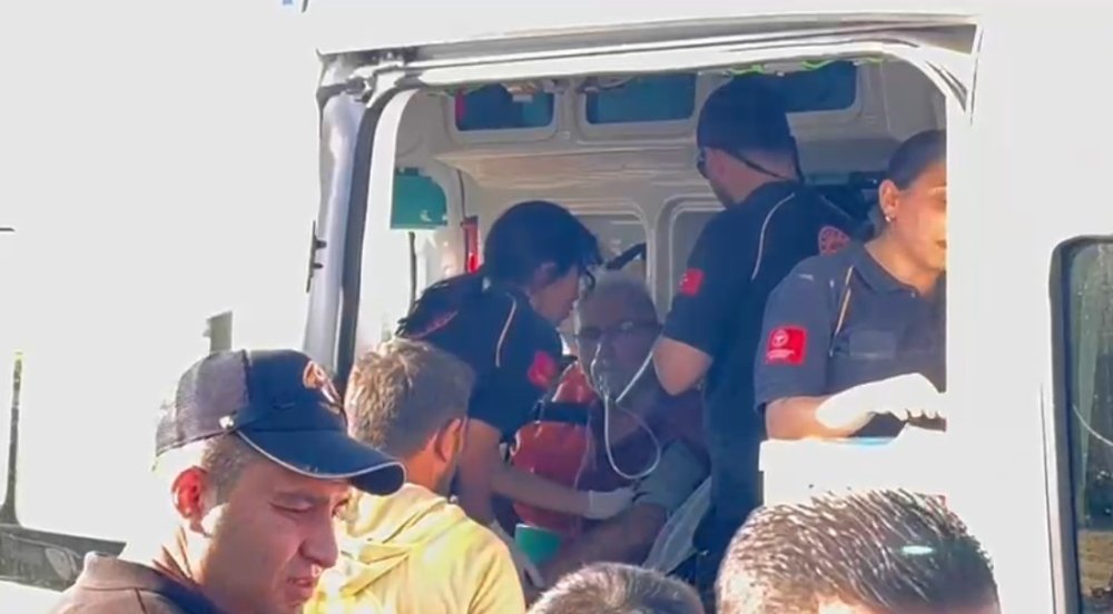 Yangına Müdahale Ederken Alevlerin Arasında Kalarak Yaralanan 12 Kişi Kurtarıldı
