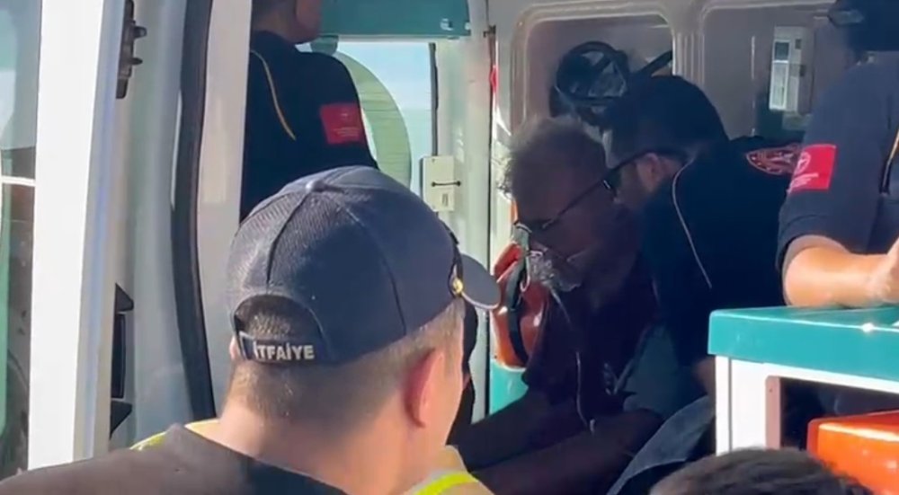 Yangına Müdahale Ederken Alevlerin Arasında Kalarak Yaralanan 12 Kişi Kurtarıldı