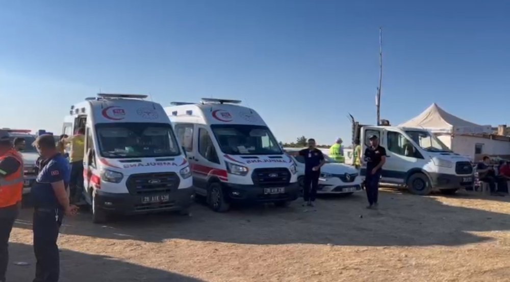 Yangına Müdahale Ederken Alevlerin Arasında Kalarak Yaralanan 12 Kişi Kurtarıldı
