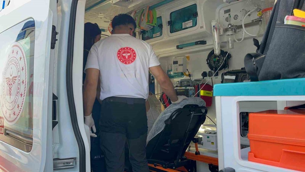 Yangına Müdahale Ederken Alevlerin Arasında Kalarak Yaralanan 12 Kişi Kurtarıldı