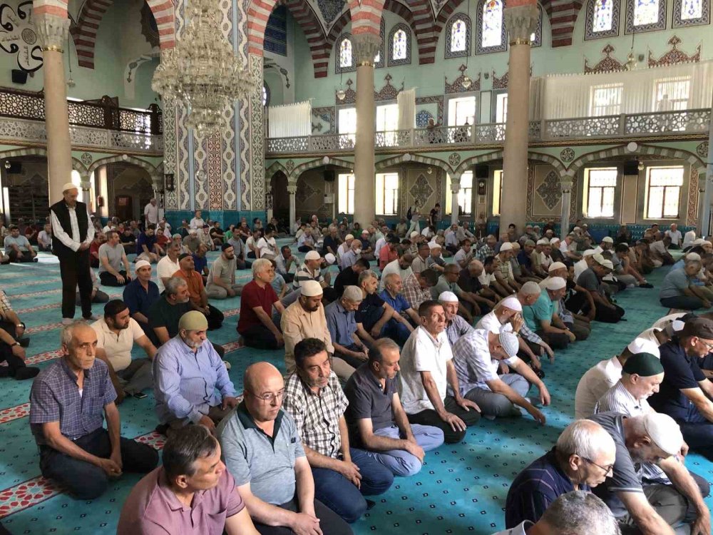 Şehitler İçin Program Düzenlendi