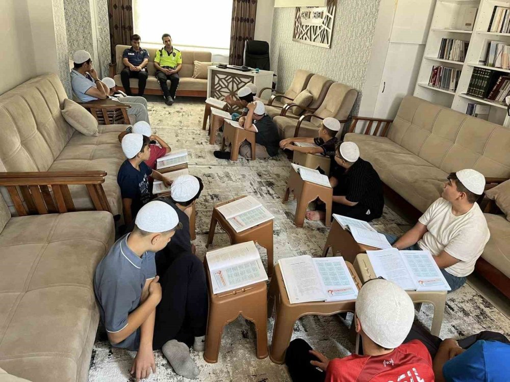 Yaz Kur’an Kursu Öğrencilerine Trafik Eğitimi