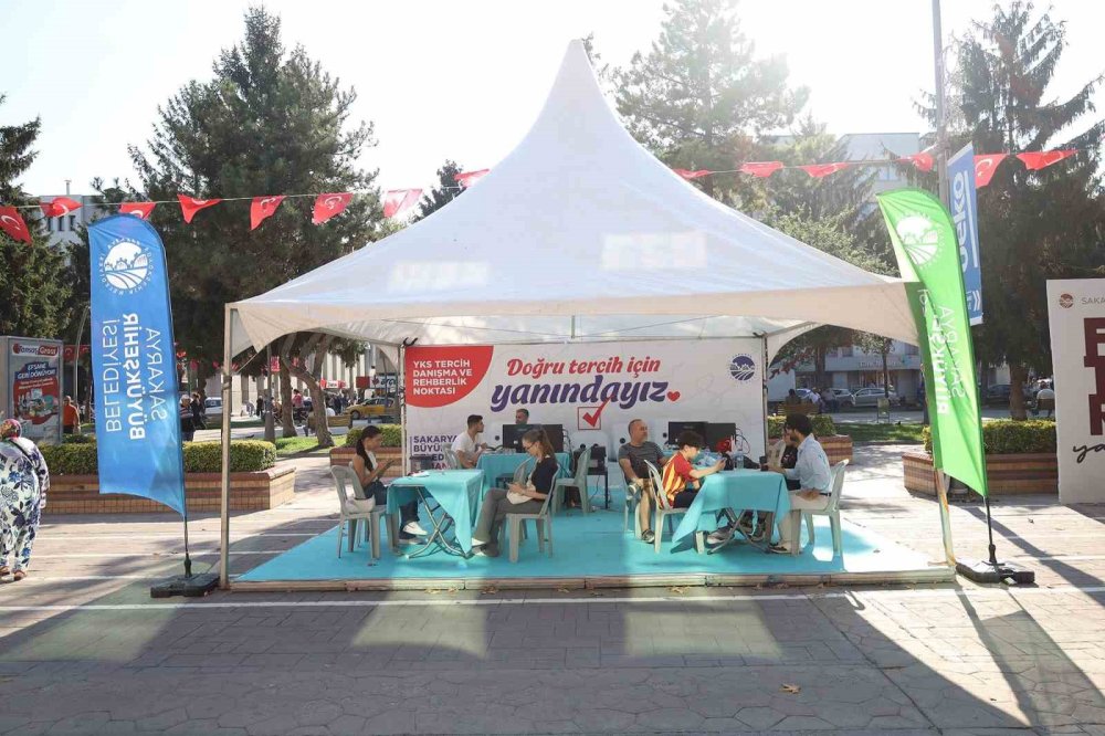 Yks’ye Giren Gençlere Ücretsiz Tercih Danışmanlığı