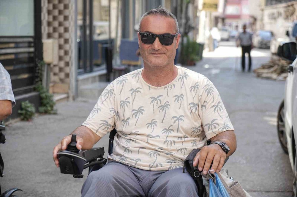 Engellere Takılmadan İbadet Etmek İstiyor