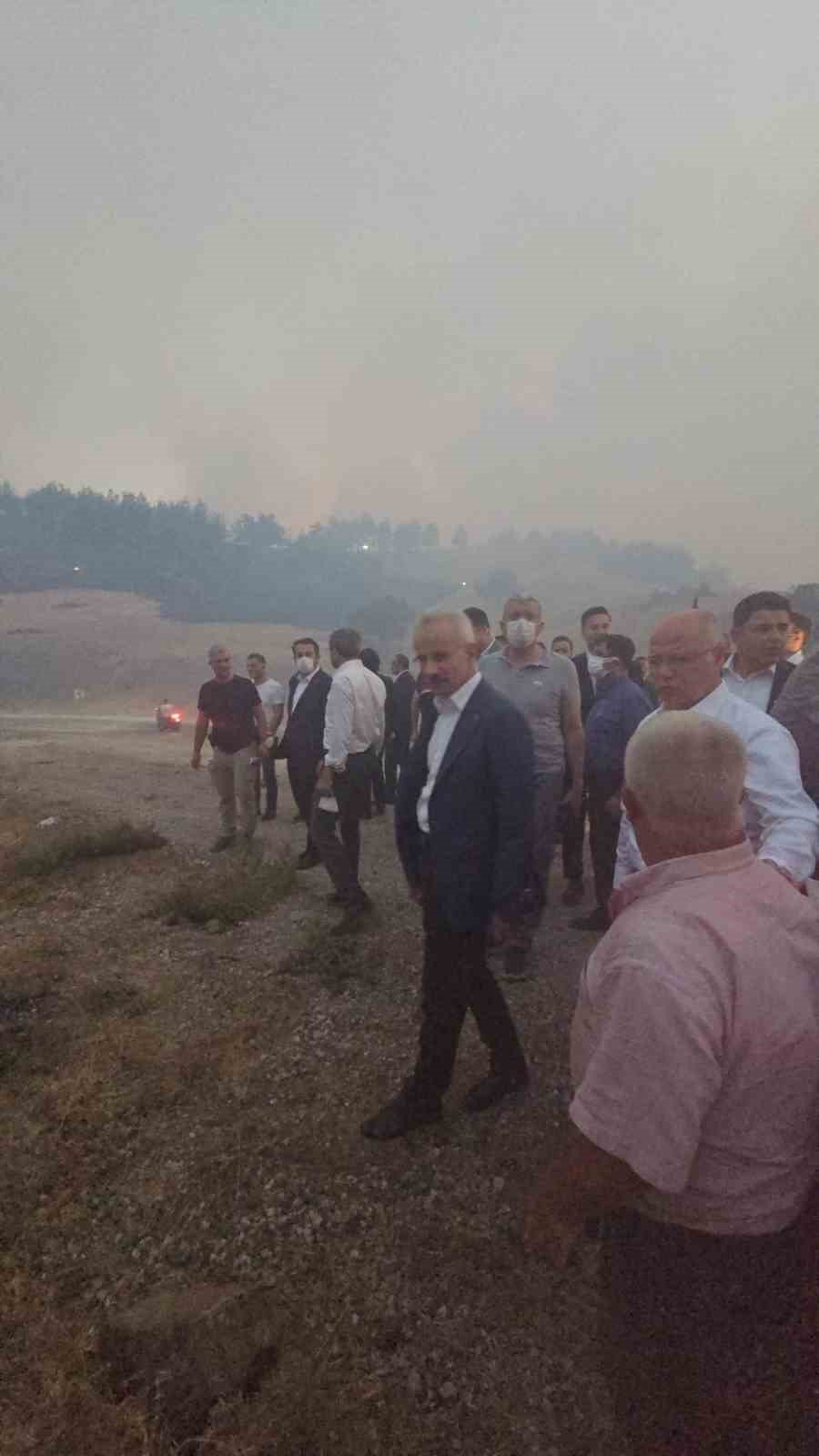 Bakan Uraloğlu Yangın Bölgesinde