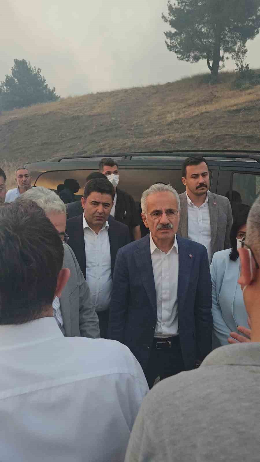 Bakan Uraloğlu Yangın Bölgesinde
