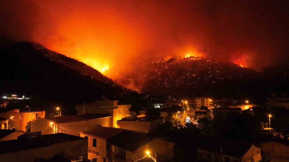 Bursa’da Orman Yangını 3 Köyü Tehdit Etti