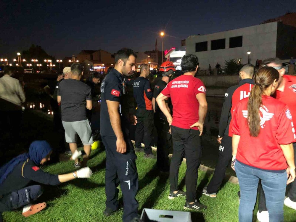 Eskişehir'de Porsuk Çayı’na Düşen Adam Hayatını Kaybetti