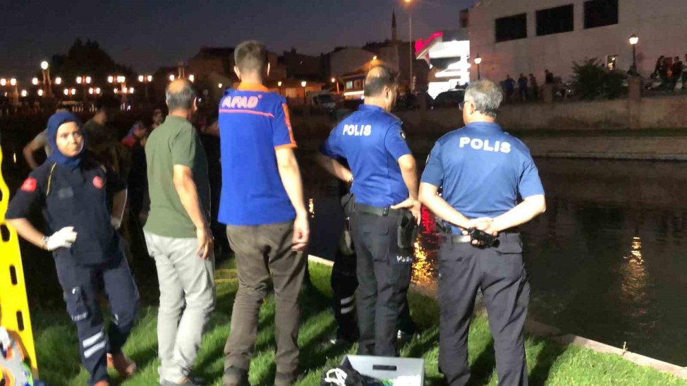 Eskişehir'de Porsuk Çayı’na Düşen Adam Hayatını Kaybetti
